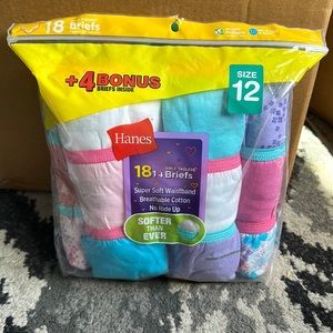 18 pairs Hanes briefs